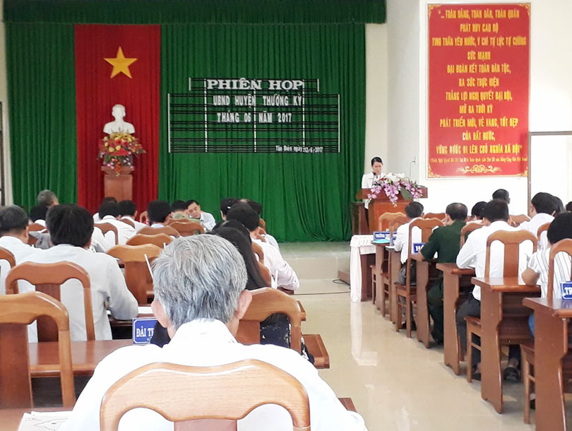 UBND huyện Tân Biên họp thường kỳ tháng 06 năm 2017
